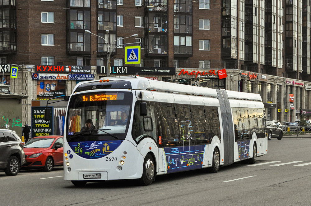Vůz BKM E433 Vitovt Max Electro během testování v Petrohradě. (foto: Belkommunmaš)
