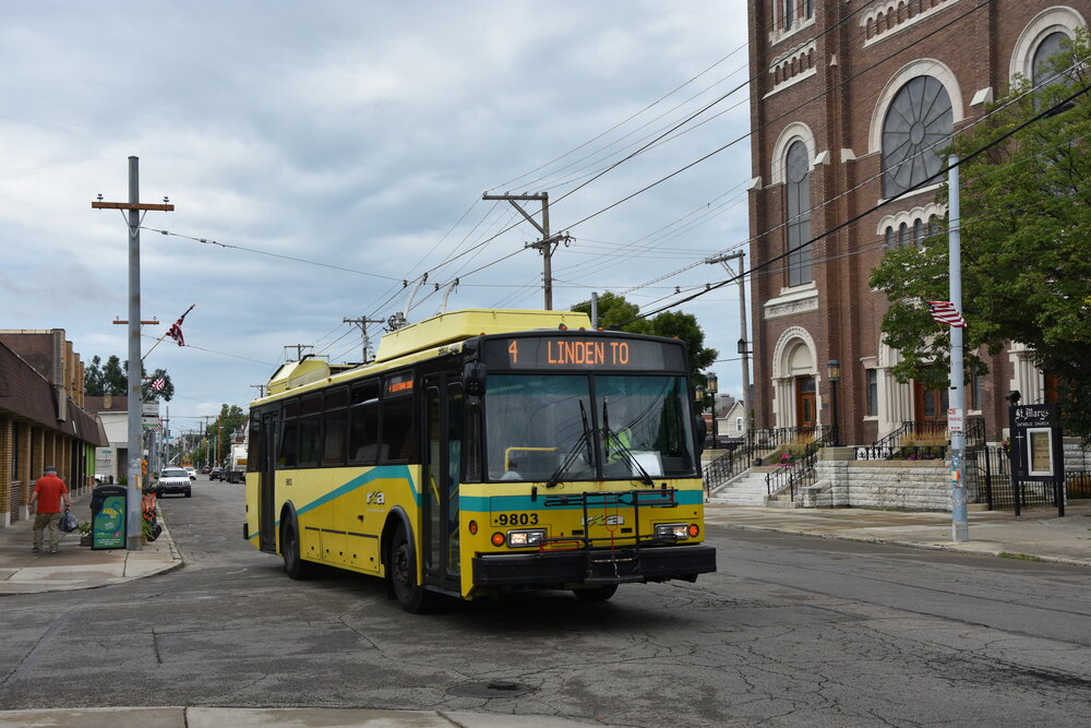 To je on. Trolejbus Škoda 14 TrE ev. č. 9803, který je již na cestě do ČR. (foto: Libor Hinčica)