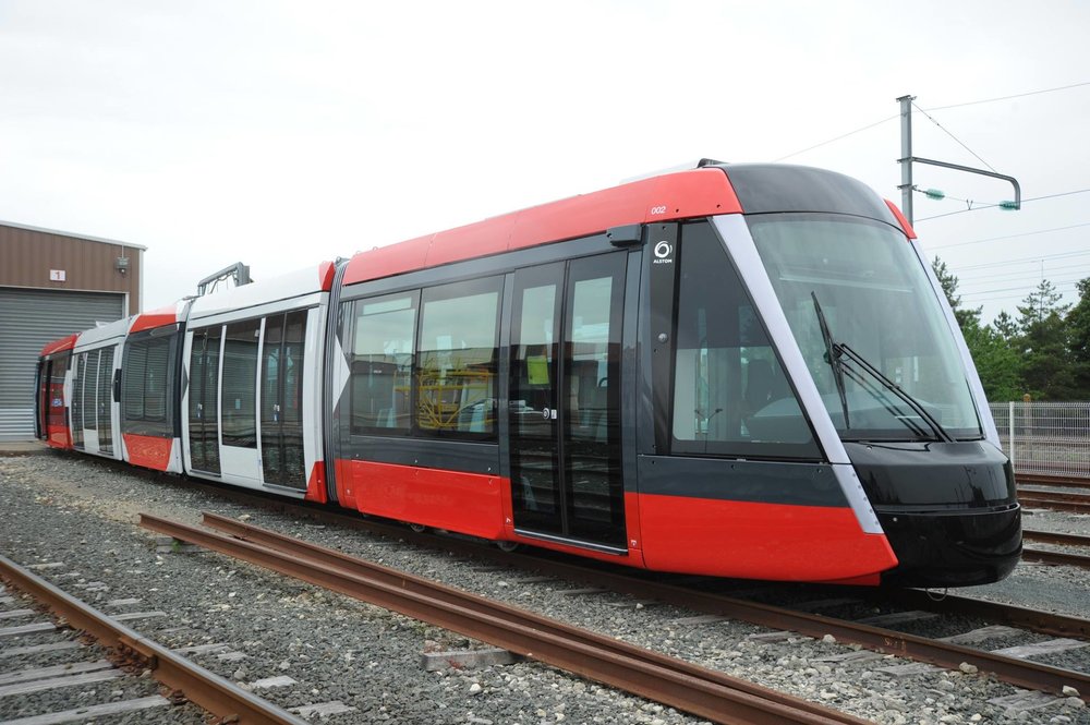 Alstom Citadis X05 (přesněji 305) v areálu vozovny v Sydney. (foto: John Cowper)
