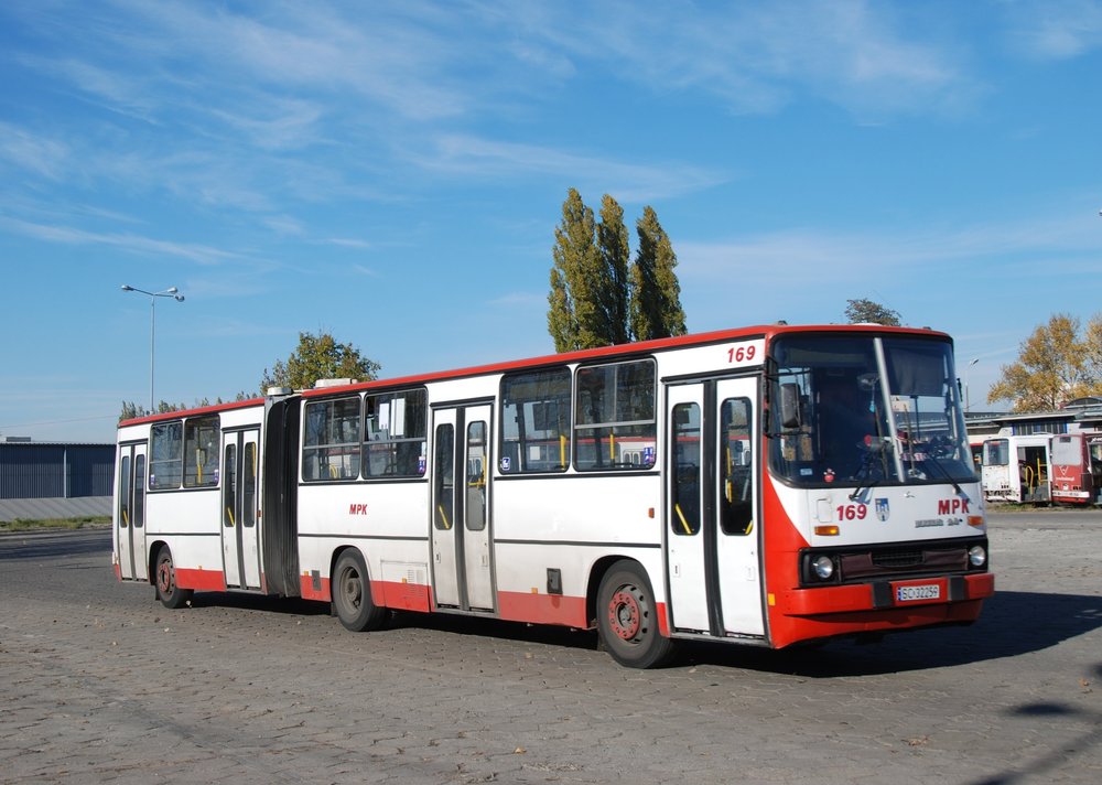 Také tento Ikarus 280.70 ev. č. 169 je ve městě Częstochowa stále v provozu. (foto: Libor Hinčica)
