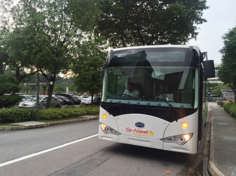 Elektrobus BYD K9 v Singapuru. (foto: BYD)