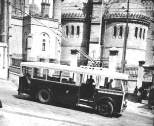 VETRA CS 35 z Alžíru. (foto: sbírka J. P. Chenais, repro z knihy "Trolleybus français")