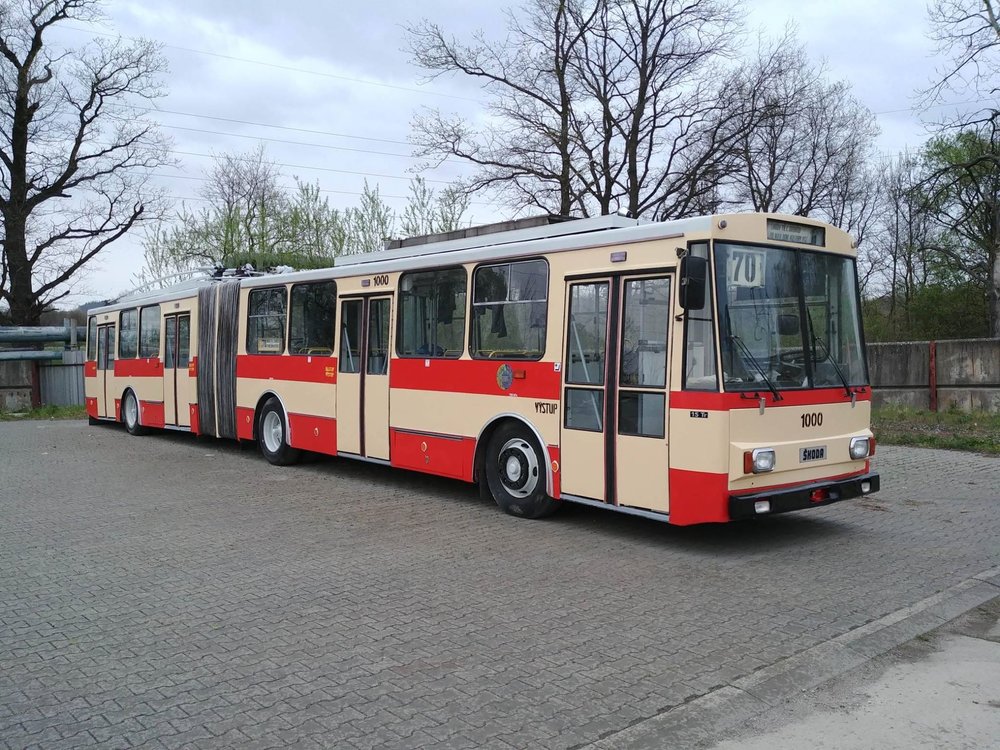 Trolejbus Škoda 15 Tr ev. č. 1000 jako Československý trolejbus. (foto: Vojtěch Jandásek)