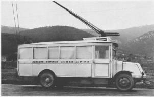 O.T.M. 2 byl jedním z prvních Vetrou vyráběných typů. Zde na snímku zachycen na trati z Aubagne přes Gémenos do Cuges-les-Pins.&nbsp;(foto: repro z knihy "Les trolleybus français" /&nbsp;kolekce B. Lartilleux)