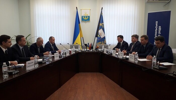 Z podpisu smlouvy. (foto: město Mariupol)