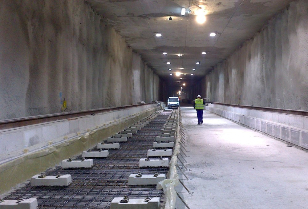 Ze stavby 2,7km hloubeného úseku mezi zastávkami Universidad a Hípica. (foto: Agencia de Obra Pública de la Junta de Andalucía)