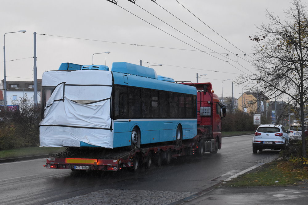 Pohled na vůz Škoda 26 Tr pro Ostravu v novém laku. (foto: Bc. Zdeněk Kresa)