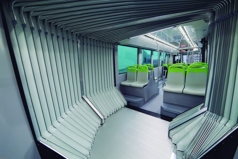 Pohled do interiéru vozidla na vizualiazaci výrobce... (foto: Irizar)