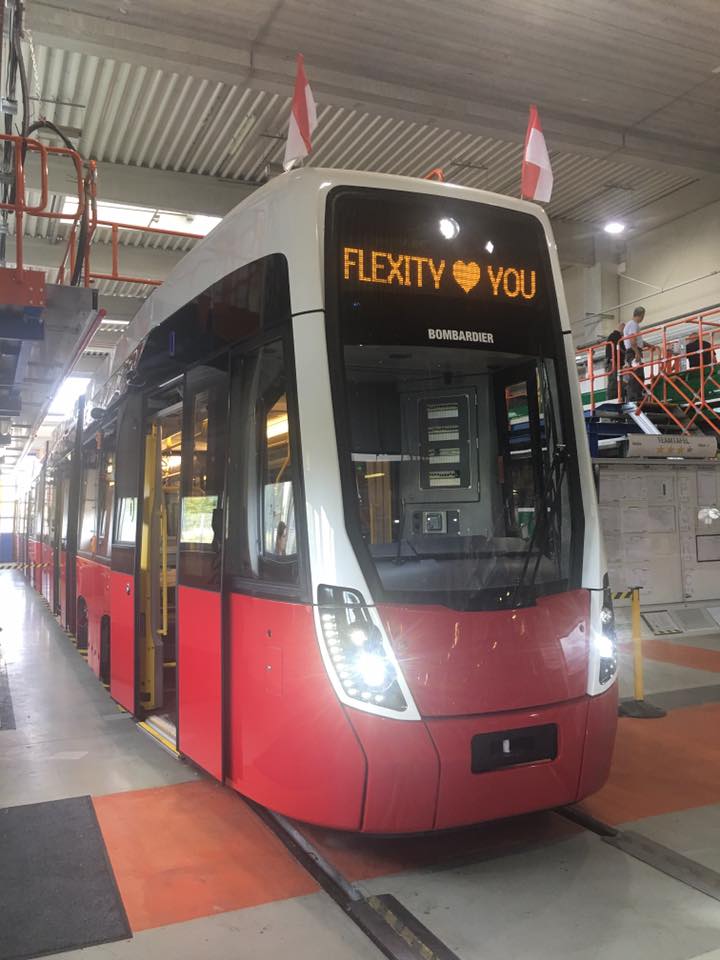 Flexity Wien ve výrobním závodě. (foto: Wiener Linien)