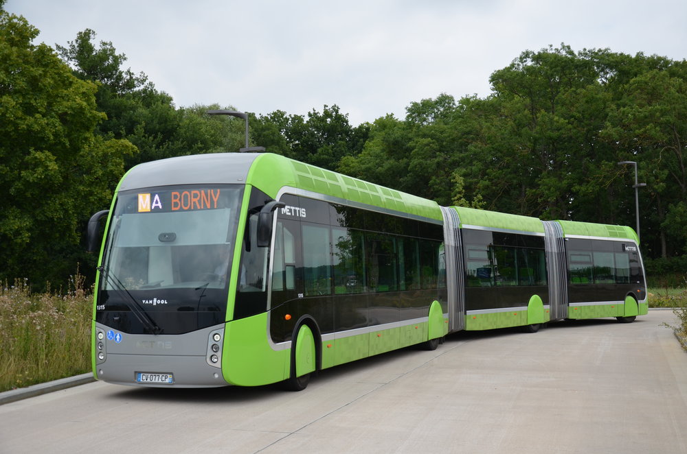 Van Hool s produktem Exqui.City na trhu poměrně boduje. Úspěšná je i jeho tříčlánková varianta. Vozidla pro Pau ovšem budou pouze dvoučlánková. Ačkoli výrobce nabízí variantu vodíkového vozidla s tímto typem karoserie již dlouho, až nyní se zakázkou pro francouzské Pau uspěl. (zdroj: Wikipedia.org)