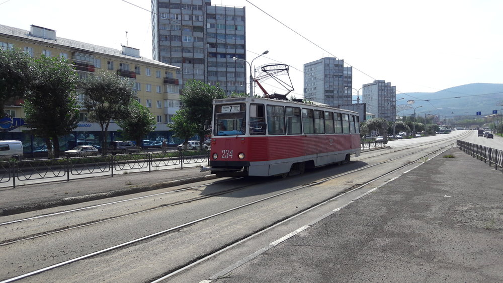 Opravený úsek na prospektu imeni gazety Krasnojarskij rabočij.