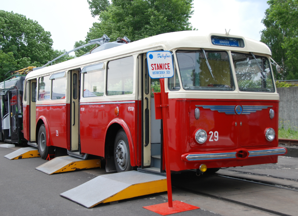 Historický trolejbus Škoda 8 Tr ostravského DP. (foto: Libor Hinčica)
