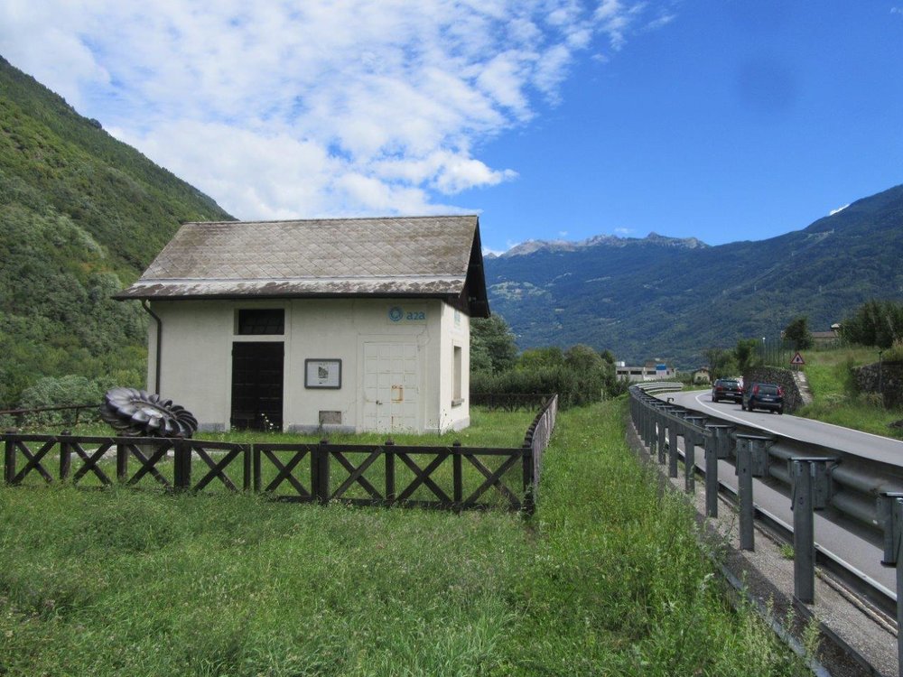 Nenápadný domeček vedle silnice je bývalou měnírnou Sernio. (foto: Gunter Mackinger)