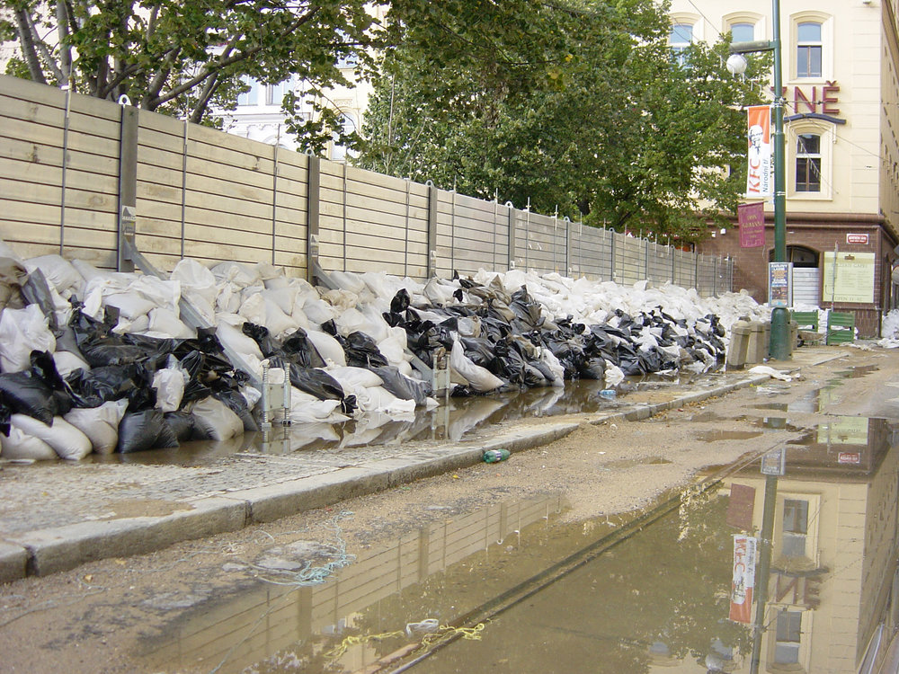 Protipovodňové stěny se mnohdy ukázaly jako neúčinné. (zdroj: archiv DP Praha)