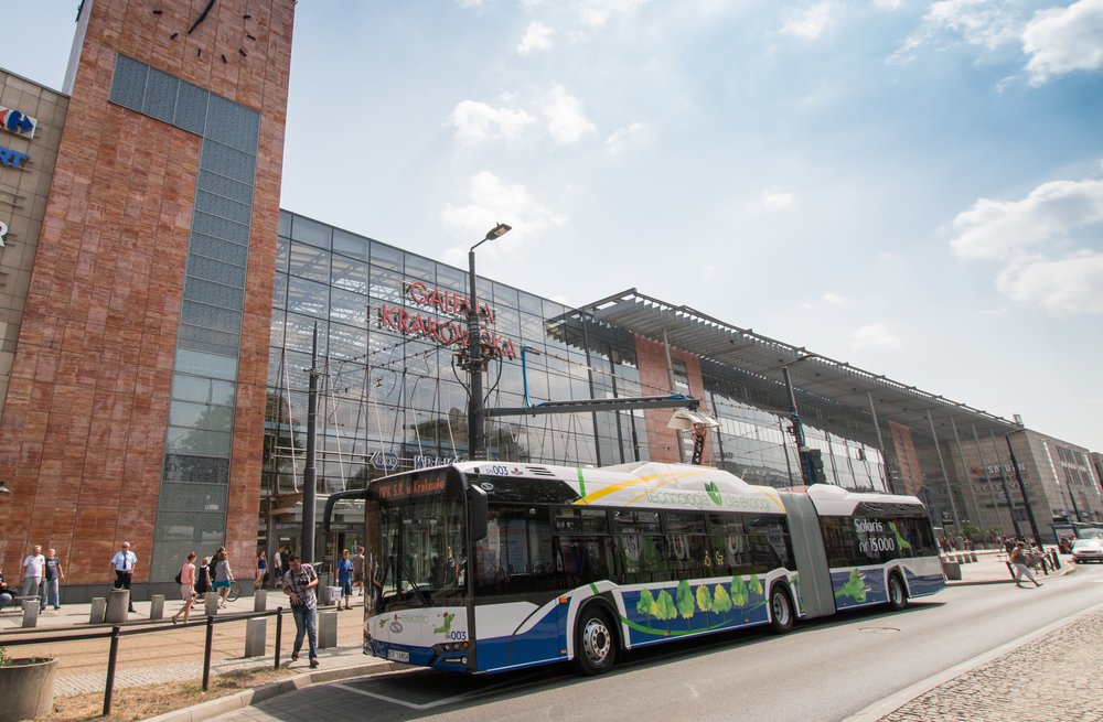 15 000. vyrobený autobus v závodě v Bolechowě je elektrobus o délce 18 m. (foto: Solaris Bus & Coach)