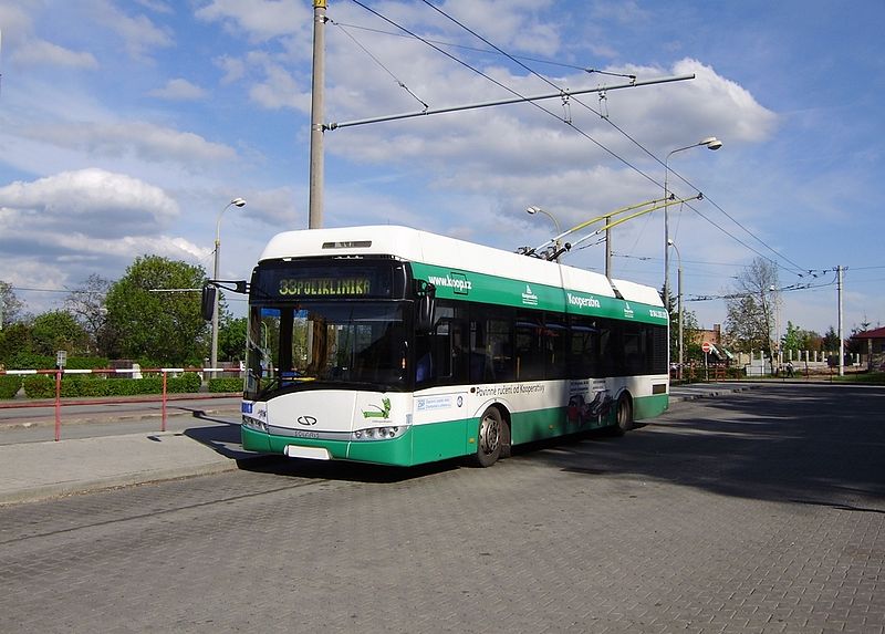 Trolejbusy s karoseií Solarisu nebudou ve městě novinkou. Již v minulosti zde byly dodány trolejbusy Trollino 12 AC vybavené elektrickou výzbrojí od Cegelecu. (zdroj: Wikipedia.org)