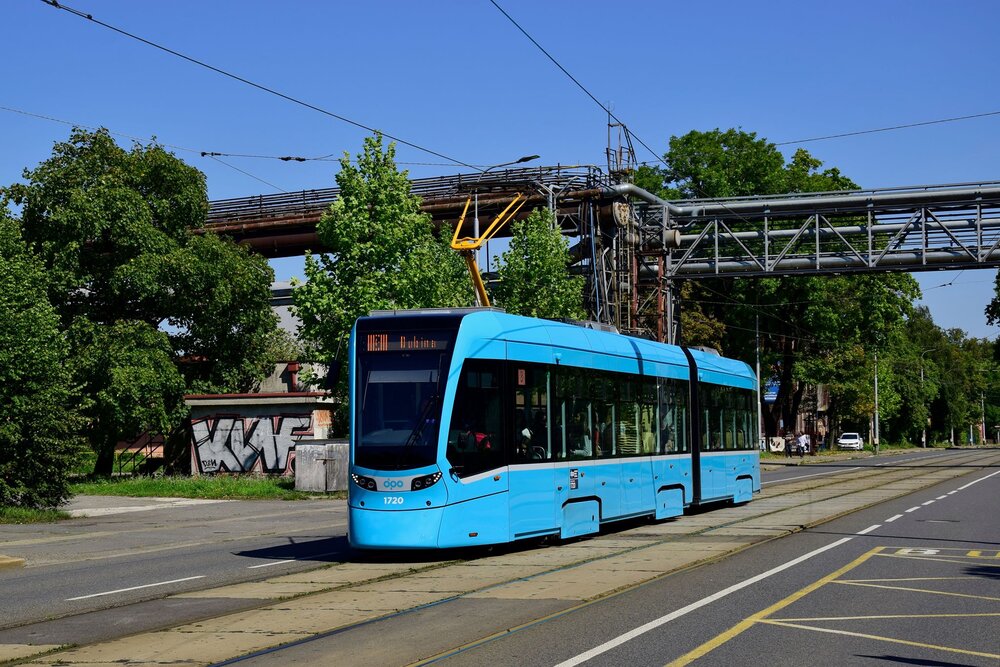 Jedna z 40 tramvají Stadler Tango NF2 Ostrava v Ostravě-Vítkovicích. (foto: Jan Bernat)
