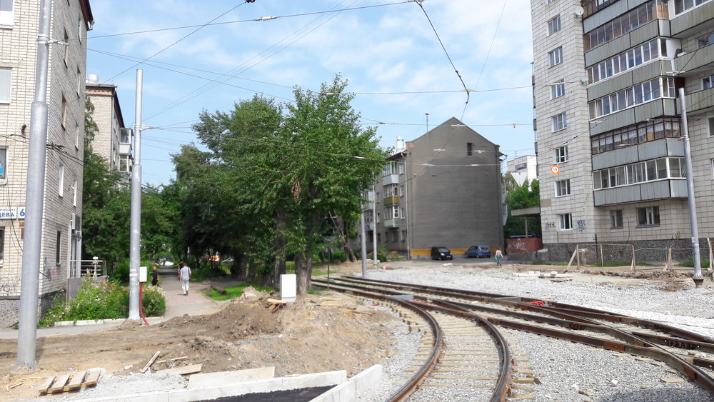 Jedna z rekonstruovaných tratí na západě města letos v létě.