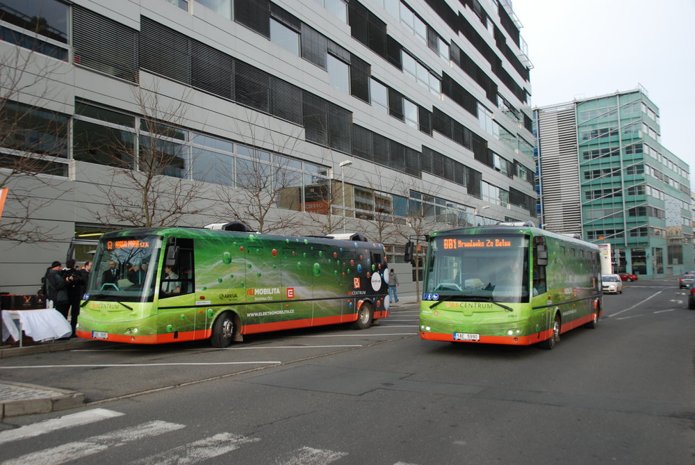 Elektrobusy SOR EBN 9,5 provozuje i Arriva City v rámci obsluhy tzv. BB Centra v Praze. (foto: Libor Hinčica)