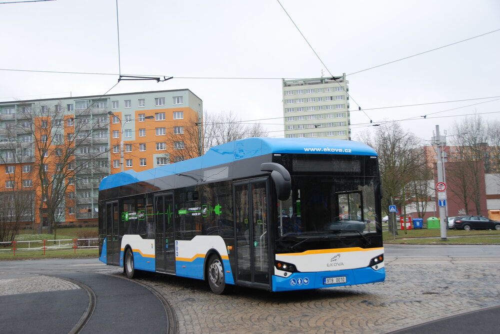 Ekova Electric se pustila do vývoje vlastních elektrobusů. Na trhu je ale prakticky nenabízela. Všechny elektrobusy do ČR tak dosud dodala jen Škoda Electric v kooperaci se Solarisem a SOR Libchavy. V kategorii malých vozů zabodovalo slovenské Rošero, jeden vůz Škoda postavila na platformě francouzského výrobce Heuliez Bus. Ekova dodala na základě vítězství v tendru jen dva vozy ostravskému DP. (foto: Libor Hinčica)