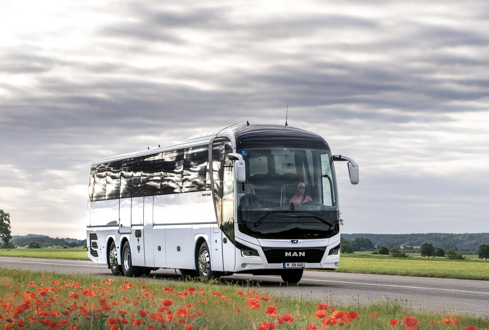 Nový MAN Lion's Coach je prvním z vozidel, u nějž jsou použity nové charakteristické znaky designu značky. (foto: MAN Truck & Bus)