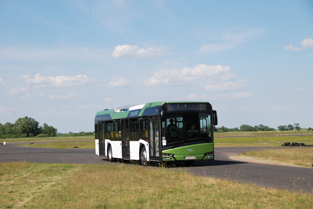 Hybridní autobus od Solarisu s hybridním řešením od společnosti BAE Systems. (foto: Libor Hinčica) 