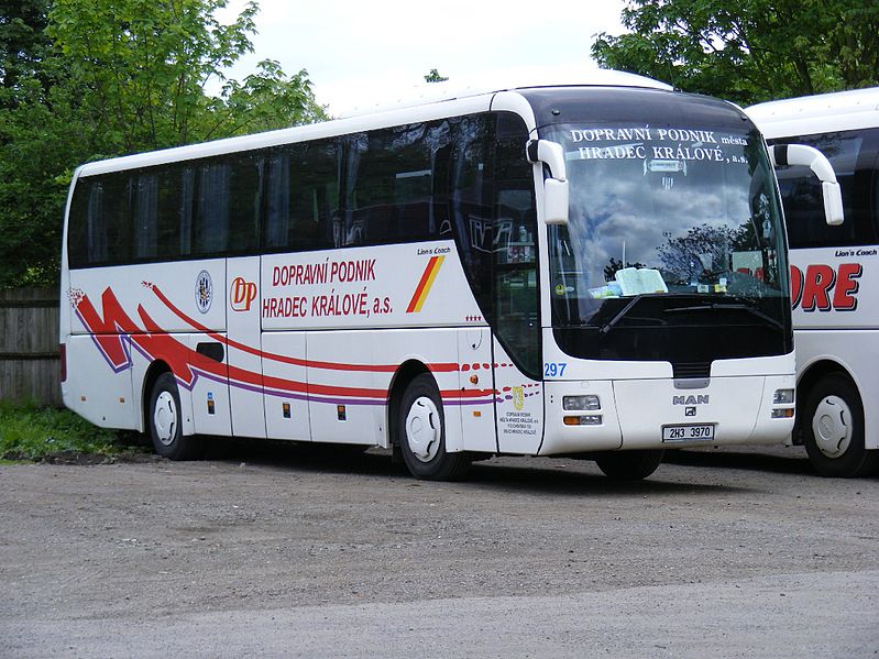 Autobus MAN Lion's Coach DP města Hradce Králové. (zdroj: Wikipedia.org, foto: Felix O)