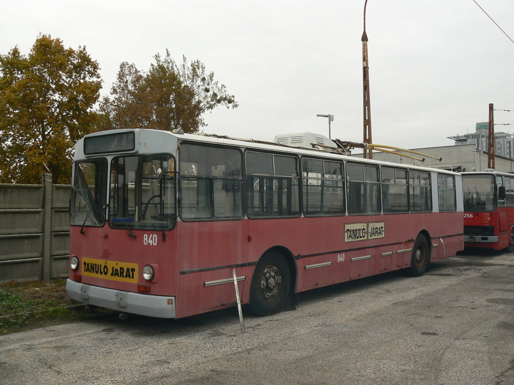 Trolejbus ZiU-682V ev. č. 840 ještě v Budapešti. (foto: Zdeněk Sýkora)