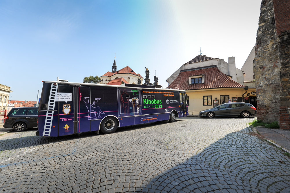 Původně nesl vůz Karosa B 732.40 ev. č. 5697. V letech 1990-97 sloužil v garáži Klíčov, později až do svého vyřazení z osobní dopravy byl vypravován z garáže Hostivař. (foto: DPP)