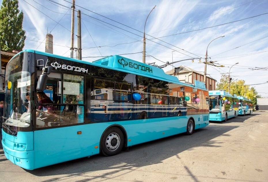 Nové trolejbusy Bogdan na snímku z podzimu roku 2019. (foto: Bogdan Motors)