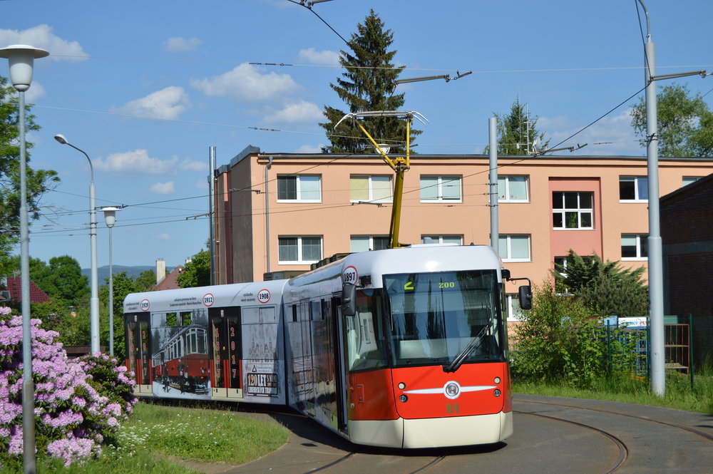 Liberecký vůz EVO2 je dosud jediným vozem svého typu. Z fotografie je dobře patrná imitace