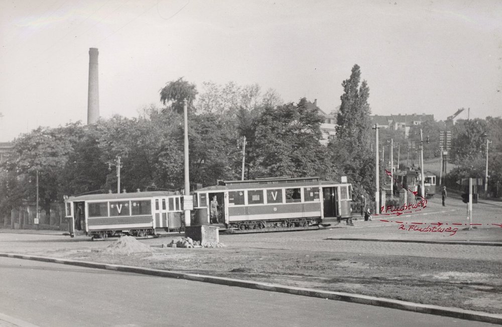 Fotografie z rekonstrukce atentátu. (sbírka: Jaroslav Čvančara)