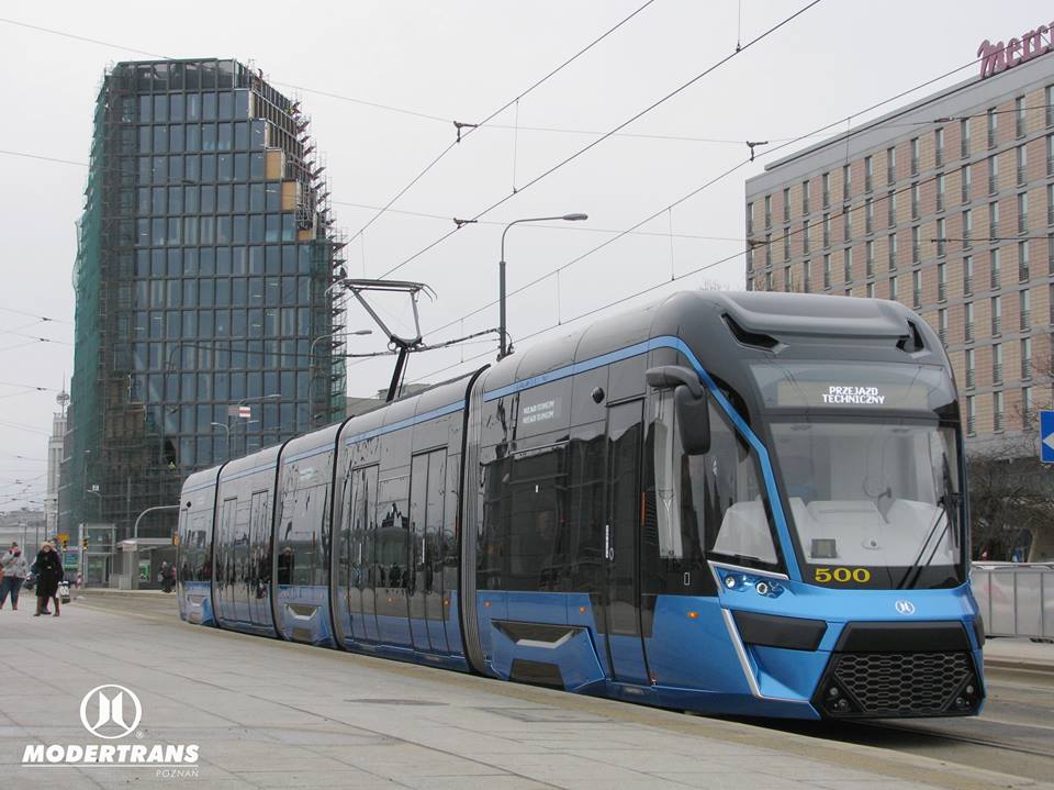 Prototyp tramvaje Moderus Gamma ev. č. 500 v ulicích Poznaně. (foto: Modertrans)