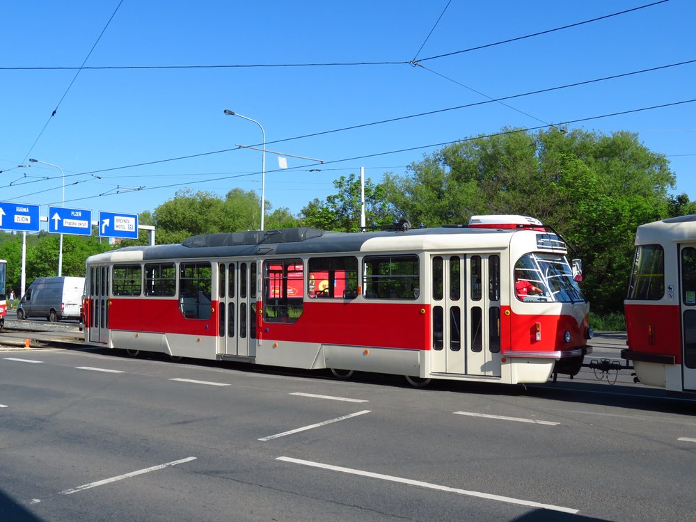 Pohled na vůz T3R.PLF budoucího ev. č. 8284. (foto: ČS Dopravák)