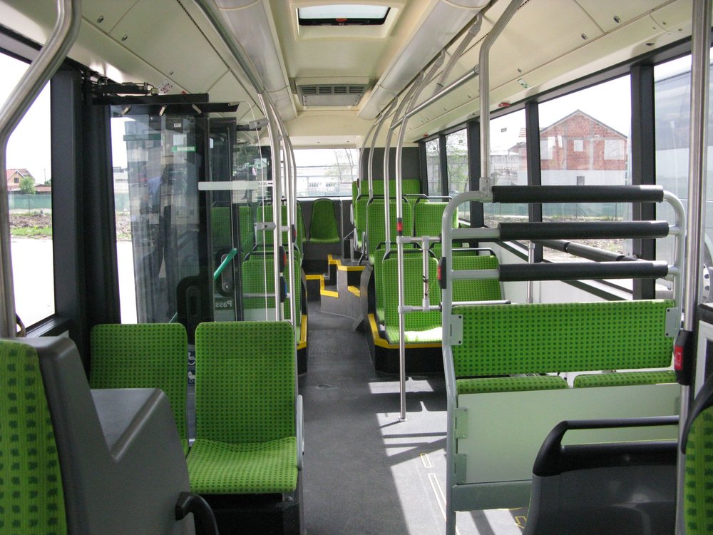 Pohled do interiéru jednoho z 10 hybridních autobusů. (foto: Saša Conić; Autobusi.net)