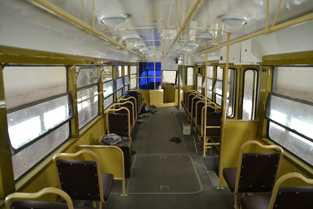 Interiér vozu T2 ev. č. 1435 po opravě. (foto: Ing. Jiří Černý)
