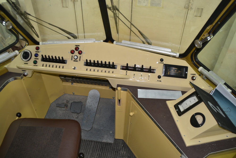 Stanoviště řidiče vozu T2 ev. č. 1435. (foto: Ing. Jiří Černý)