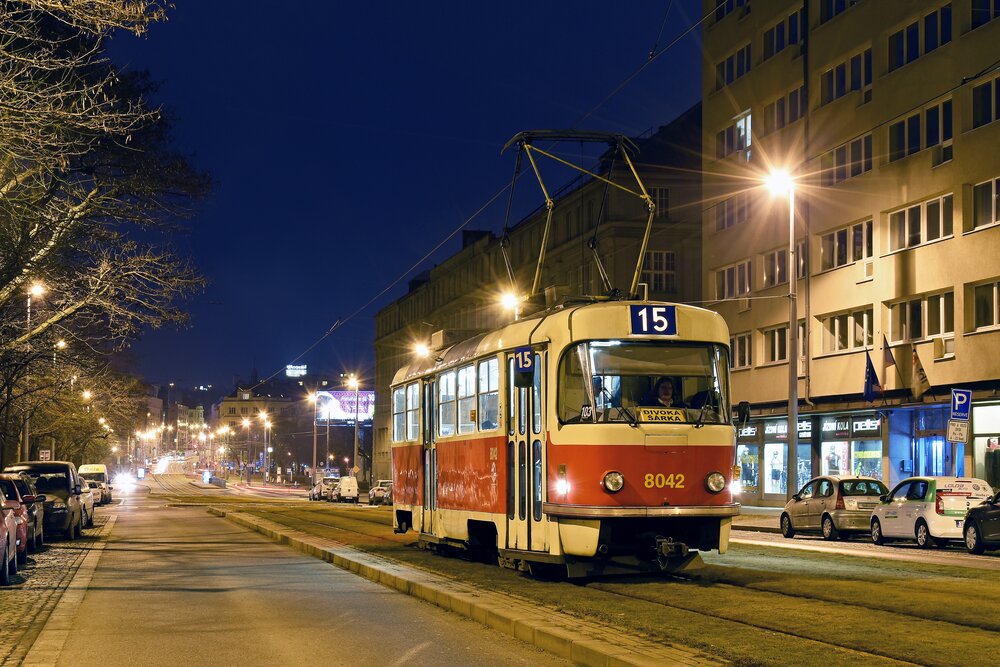 Opravou v Ostravě projde i tento vůz T3M ev. č. 8042. (foto. Honza Tran)