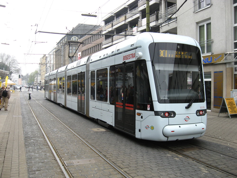 Tramvaje Variobahn slouží na úzkorozchodné tramvajové síti v Bochumi a Gelsenkirchenu. (zdroj: Wikipedia.org)