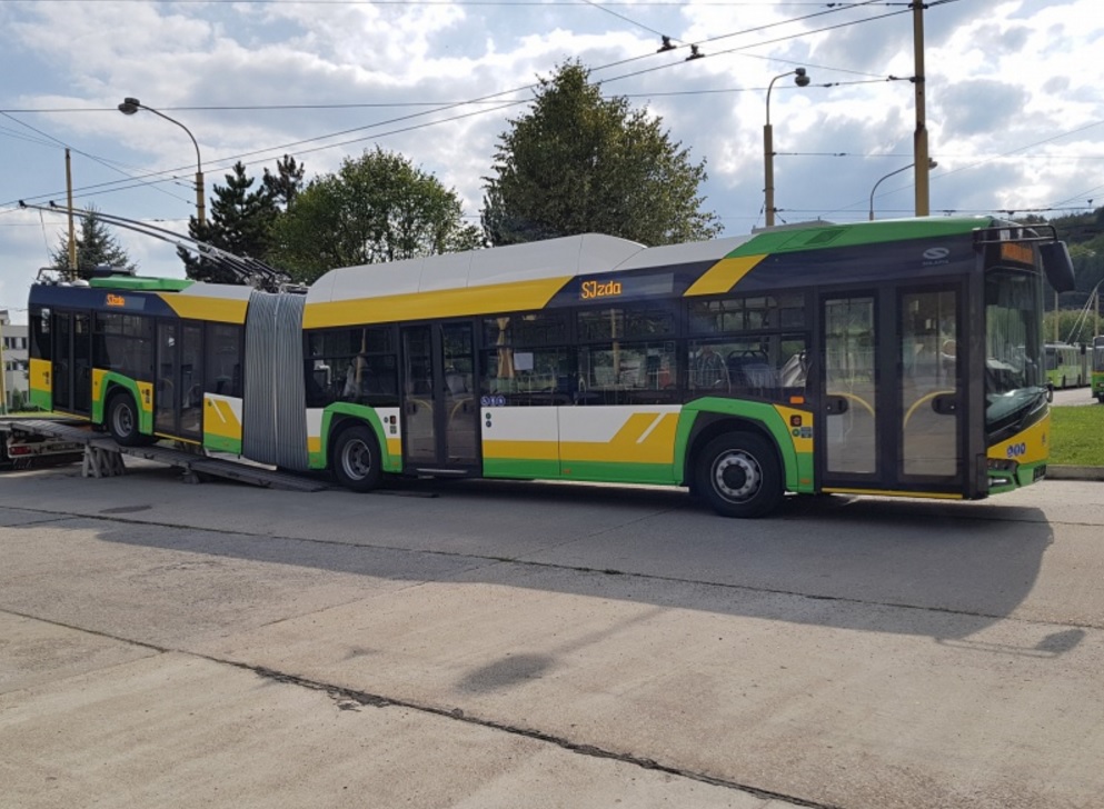 Trolejbus Škoda 27 Tr - Solaris absolvoval před předáním do DPMŽ krátké zkušební jízdy v Bratislavě. (foto: DPMŽ)