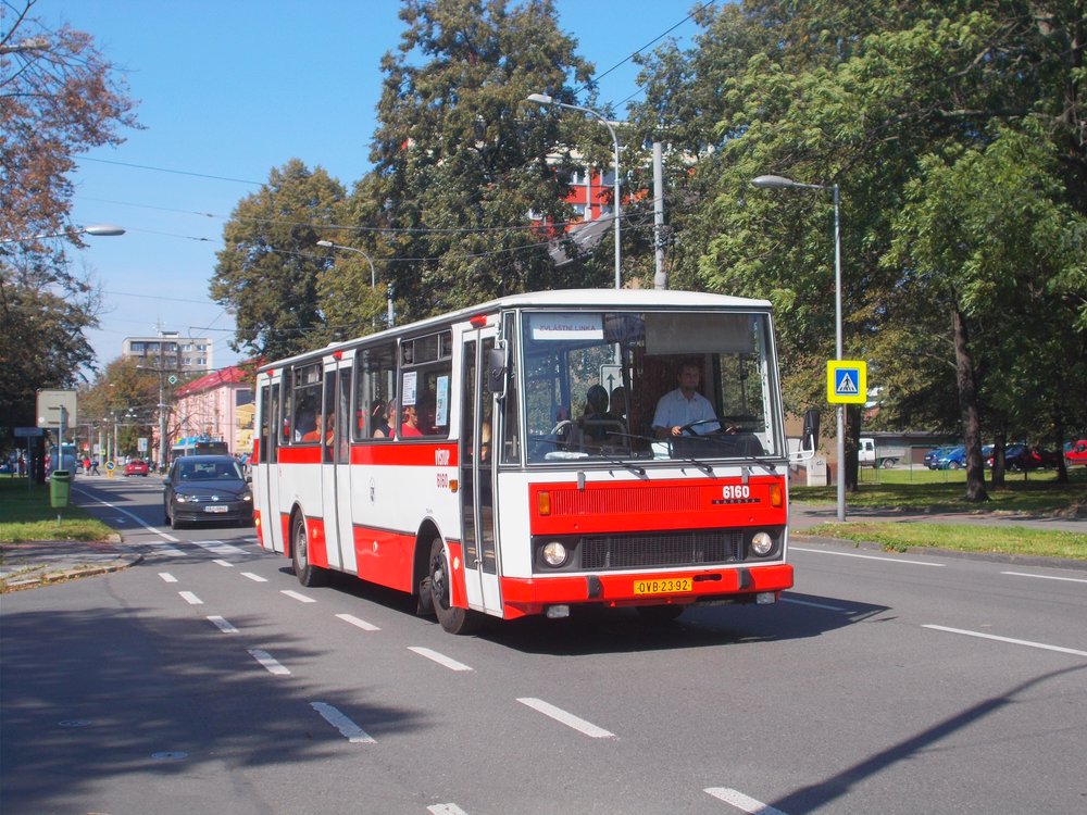 V rámci oslav byla nabízena bezplatná přeprava na dvou linkách: Vozovna trolejbusů – Most M. Sýkory – Sl. Ostrava radnice a Vozovna trolejbusů – Nová radnice – Křižíkova – Vozovna trolejbusů. Kromě trolejbusů ale byly nasazovány i autobusy. (foto: Lukáš Pech)