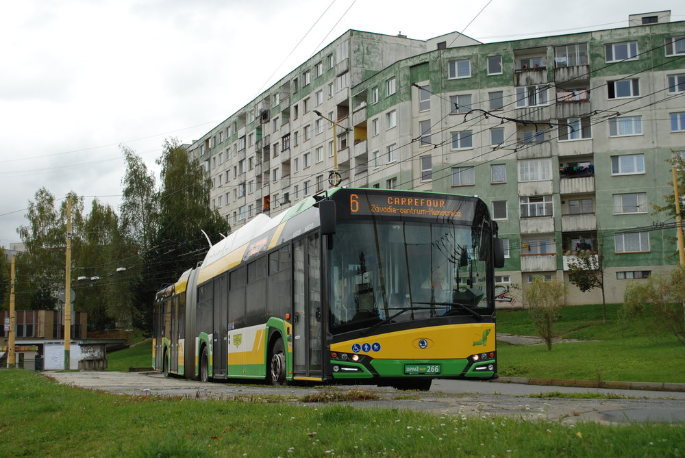 Do Milána zamíří trolejbusy Solaris Trollino v článkovém provedení podobné těm, které jezdí ve slovenské Žilině (na snímku). Elektrickou výzbroj ale nedodá Škodovka, ale Kiepe Electric. (foto: Libor Hinčica)
