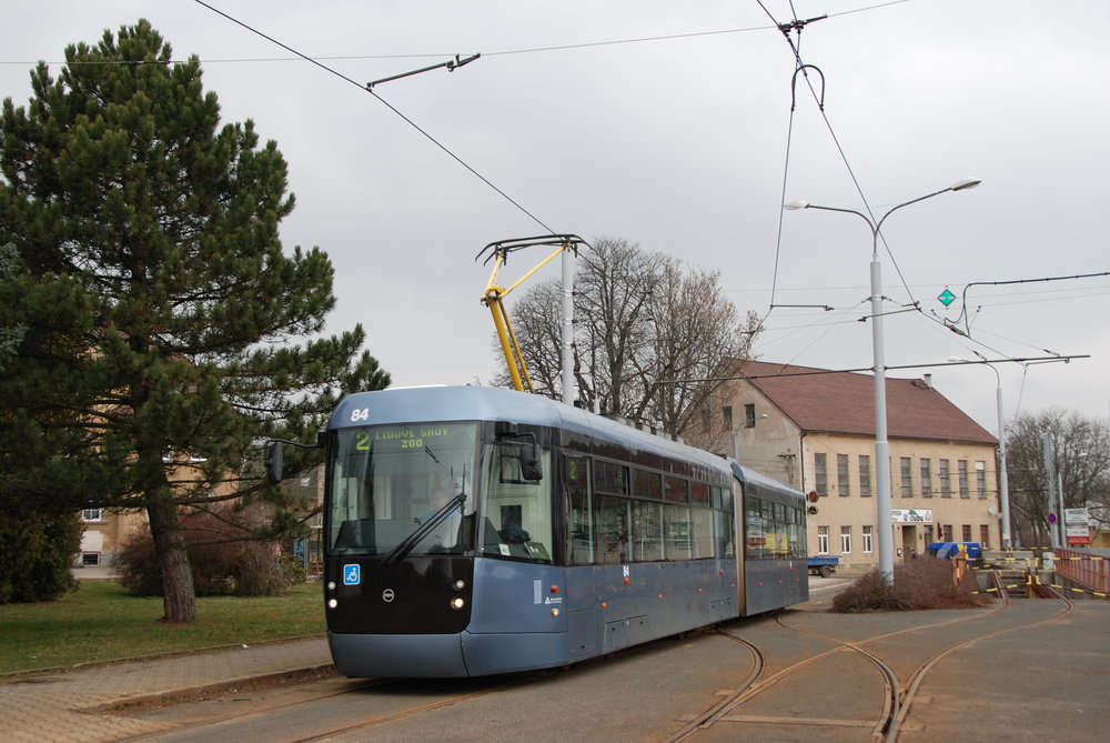 Tramvaj EVO2 je bezpochyby žhavý kandidát na vítěze brněnského tendru. (foto: Libor Hinčica)