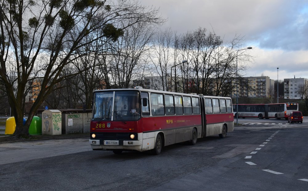 Jediný zástupce varianty Ikarus 280.02 v Częstochowé. (foto: Daniel Koštál)