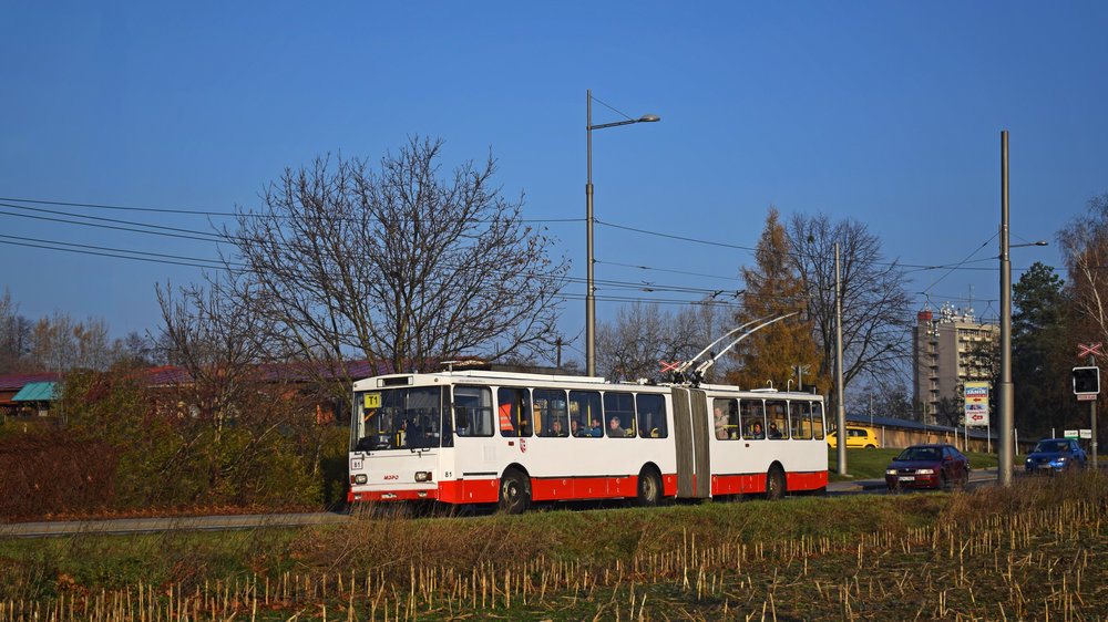 Obrovským tahákem akce byl ex-chomutovský trolejbus Škoda 15 Tr ev. č. 014 přečíslovaný v Opavě na ev. č. 81. Slovy Simony Stašové z filmu Palíšky: “A přitom taková blbost, co?” (foto: Petr Bystroň)