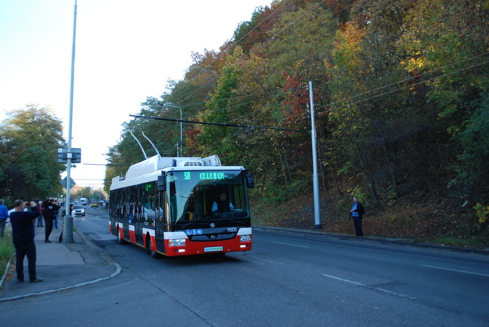 Praha o parciálních trolejbusech hovoří jako o elektrobusech s dynamickým nabíjením. Stejnou taktiku zvolil také například ruský výrobce trolejbusů Trolza. (foto: Libor Hinčica)
