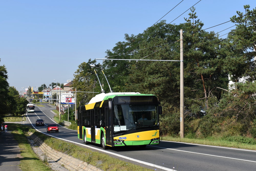 Jeden z trojice žilinských trolejbusů Škoda 26 Tr s novou karoserií během zkoušek v Plzni. V příštím roce by měla metropole severozápadu Slovenska převzít dalších 6 vozů tohoto typu. (foto: Zdeněk Kresa)
