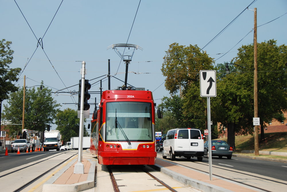 Tramvaj United Streetcar ve Washingtonu, D. C. Tramvaj byla postavena za využití licence české společnosti Škoda Transportation. (foto: Libor Hinčica)