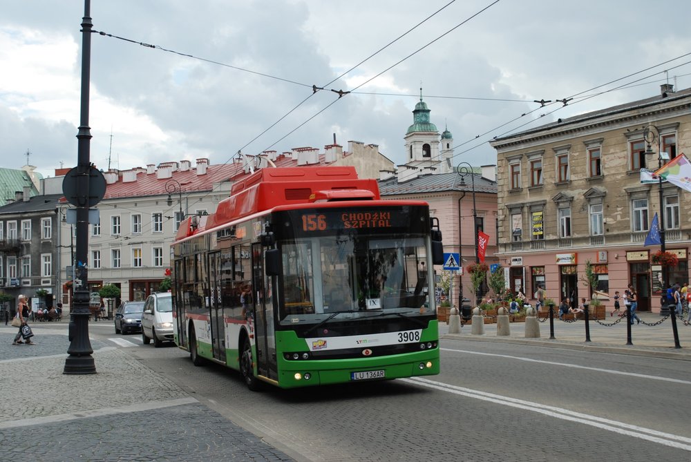 Trolejbus URSUS T701.16 je ve skutečnosti ukrajinským Bogdanem. Zde je vyfocen v centru Lublinu v červenci 2017. (foto: Libor Hinčica)