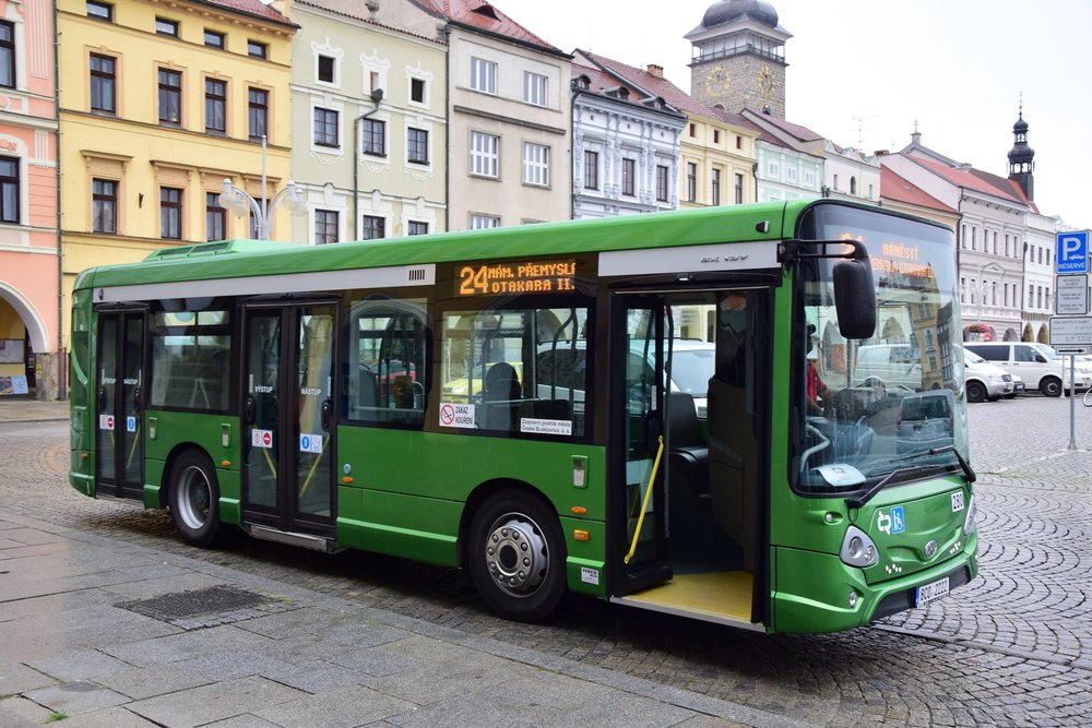 Původně předváděcí vůz Heuliez GX137 si pořídil DPMČB. (foto: DPMČB)